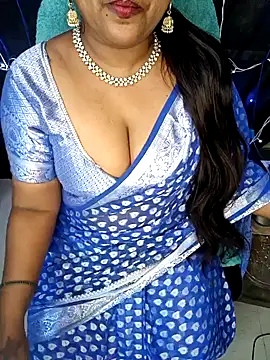 Snapshot of honey-sexy chatting on 02-02-25, 10:24 honey-sexy online show from 02-02-25, 10:24