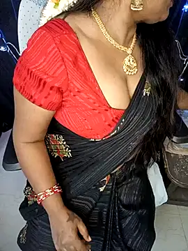 Snapshot of honey-sexy chatting on 02-05-25, 10:19 honey-sexy online show from 02-05-25, 10:19