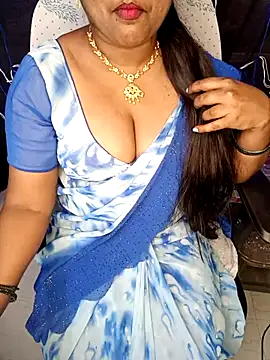 Snapshot of honey-sexy chatting on 02-08-25, 09:56 honey-sexy online show from 02-08-25, 09:56