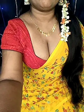 Snapshot of honey-sexy chatting on 03-15-25, 07:09 honey-sexy online show from 03-15-25, 07:09