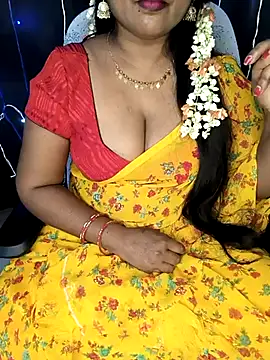 Snapshot of honey-sexy chatting on 03-15-25, 10:13 honey-sexy online show from 03-15-25, 10:13