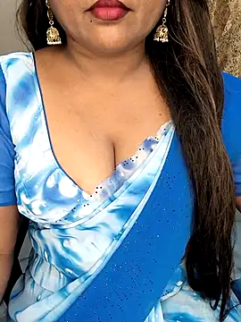 Snapshot of honey-sexy chatting on 10-26-25, 03:18 honey-sexy online show from 10-26-25, 03:18