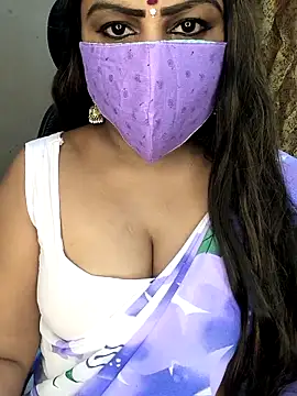 Snapshot of honey-sexy chatting on 11-07-25, 04:29 honey-sexy online show from 11-07-25, 04:29