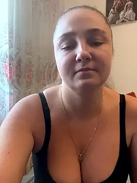 Joannakiss online show from 10-23-25, 01:54