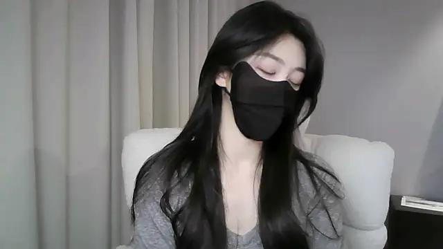 Snapshot of xiaxia-baby_ chatting on 12-17-25, 04:57 xiaxia-baby online show from 12-17-25, 04:57