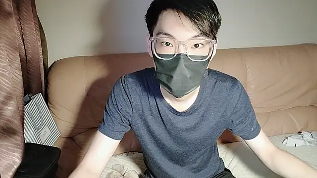 Snapshot of Yang_1069 chatting on 10-23-25, 07:29 Yang 1069 online show from 10-23-25, 07:29