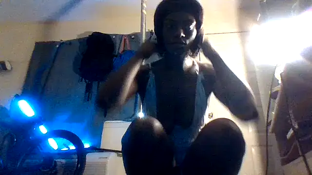 Snapshot of Wettebonnyy chatting on 02-16-25, 07:15 Wettebonnyy online show from 02-16-25, 07:15