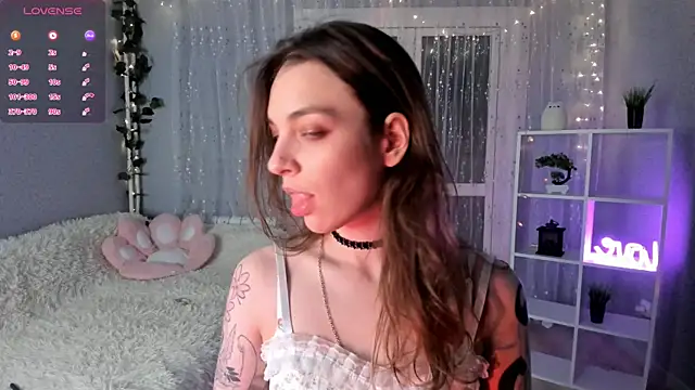 AraCopple online show from 12-16-24, 01:42