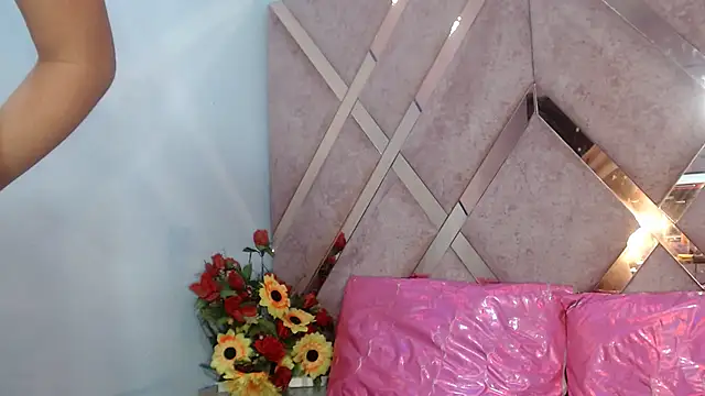 Lucy White   online show from 01-22-25, 09:10