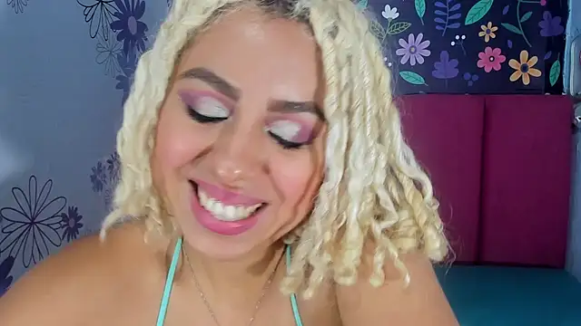 Lucy White   online show from 10-15-25, 08:42