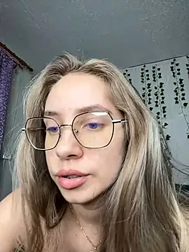 Kitty Katrine online show from 02-28-25, 05:59