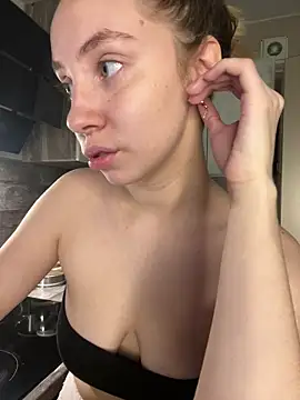 Snapshot of Kitty_Katrine chatting on 02-13-26, 06:15 Kitty Katrine online show from 02-13-26, 06:15