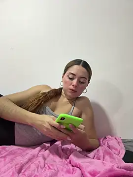 Hana and Zeta online show from 02-11-26, 01:27