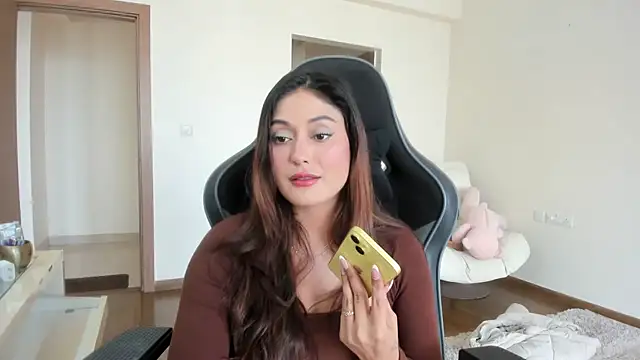 Snapshot of GoddessAnna chatting on 02-16-25, 08:32 GoddessAnna online show from 02-16-25, 08:32