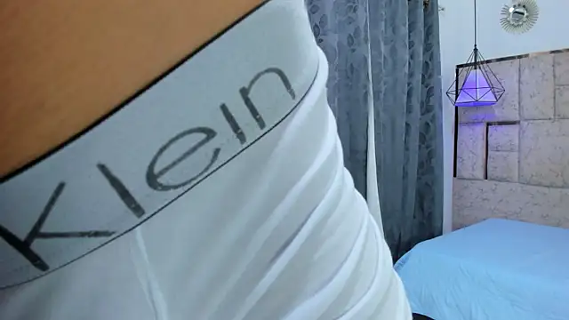 Snapshot of yez_hot_ggh chatting on 02-10-25, 01:14 yez hot ggh online show from 02-10-25, 01:14