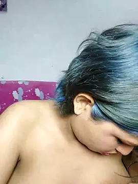 Snapshot of azulzulix chatting on 02-17-25, 04:31 azulzulix online show from 02-17-25, 04:31