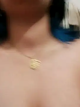 Snapshot of azulzulix chatting on 10-07-25, 01:25 azulzulix online show from 10-07-25, 01:25