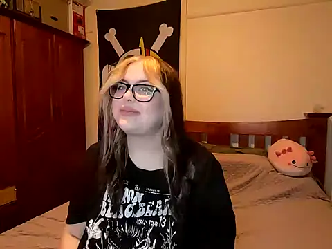 Snapshot of ChubbyBubs chatting on 01-11-25, 10:51 ChubbyBubs online show from 01-11-25, 10:51