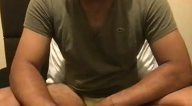 Snapshot of pe_netrad0r chatting on 12-30-24, 05:37 pe netrad0r online show from 12-30-24, 05:37