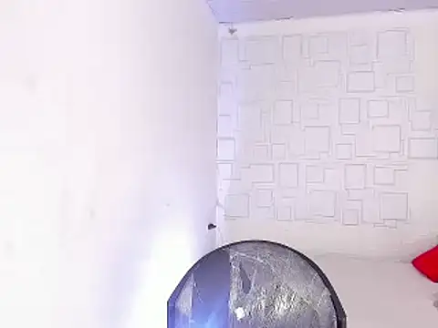 Snapshot of mila_cinnamon chatting on 12-04-24, 12:47 mila cinnamon online show from 12-04-24, 12:47