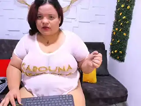 Snapshot of mila_cinnamon chatting on 01-18-25, 04:42 mila cinnamon online show from 01-18-25, 04:42
