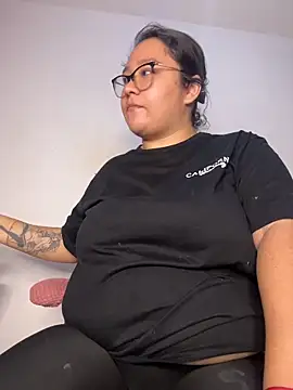 Snapshot of CinnamonCookiez chatting on 12-05-25, 04:54 CinnamonCookiez online show from 12-05-25, 04:54