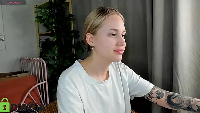 Carol  Cox online show from 12-14-25, 10:47