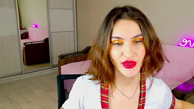 Snapshot of FridaCure chatting on 01-19-25, 07:26 FridaCure online show from 01-19-25, 07:26