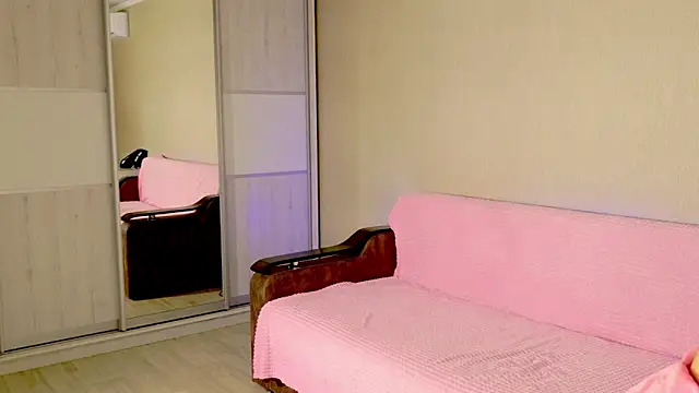 Snapshot of FridaCure chatting on 02-01-25, 01:23 FridaCure online show from 02-01-25, 01:23