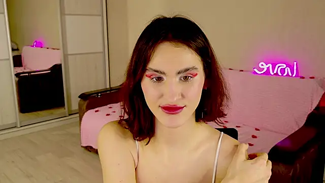 Snapshot of FridaCure chatting on 02-08-25, 06:01 FridaCure online show from 02-08-25, 06:01