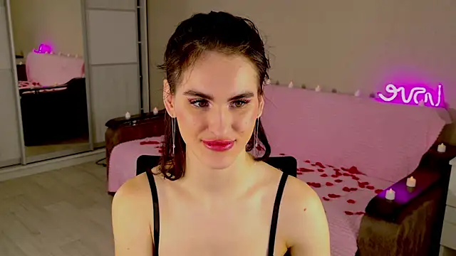 Snapshot of FridaCure chatting on 03-01-25, 10:10 FridaCure online show from 03-01-25, 10:10