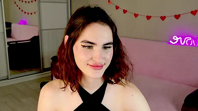 Snapshot of FridaCure chatting on 03-14-25, 10:27 FridaCure online show from 03-14-25, 10:27