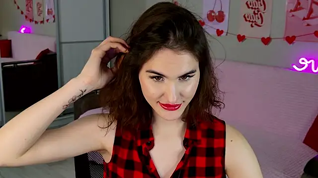 Snapshot of FridaCure chatting on 03-19-25, 10:31 FridaCure online show from 03-19-25, 10:31