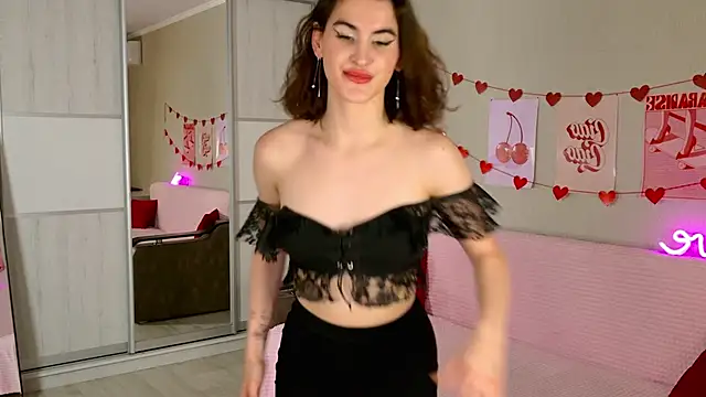 Snapshot of FridaCure chatting on 03-21-25, 10:28 FridaCure online show from 03-21-25, 10:28