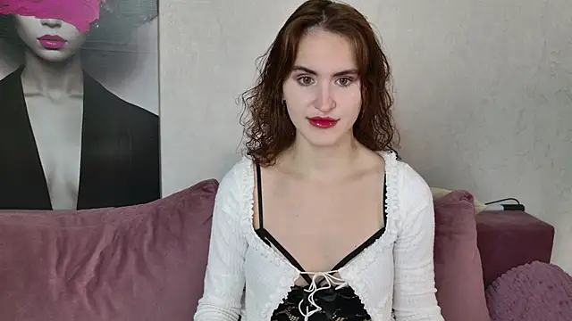 Snapshot of FridaCure chatting on 10-05-25, 07:12 FridaCure online show from 10-05-25, 07:12