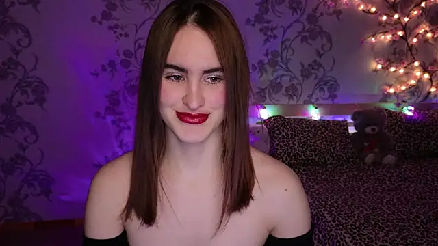 Snapshot of FridaCure chatting on 11-19-25, 07:14 FridaCure online show from 11-19-25, 07:14