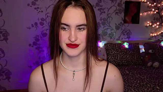 Snapshot of FridaCure chatting on 11-20-25, 06:40 FridaCure online show from 11-20-25, 06:40