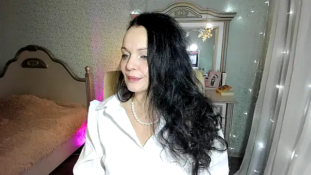 WitchBlueRose online show from 01-06-25, 04:34