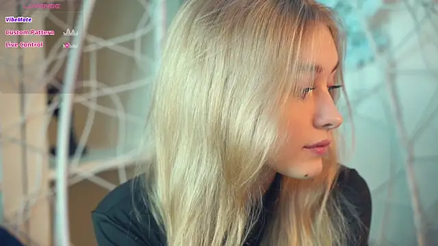 Snapshot of FlairCunard chatting on 12-03-24, 02:49 FlairCunard online show from 12-03-24, 02:49