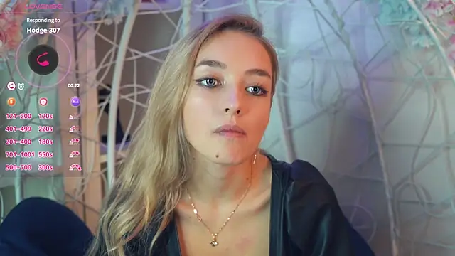 Snapshot of FlairCunard chatting on 12-05-24, 09:17 FlairCunard online show from 12-05-24, 09:17