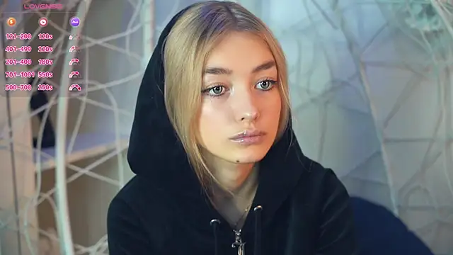 Snapshot of FlairCunard chatting on 12-10-24, 02:50 FlairCunard online show from 12-10-24, 02:50