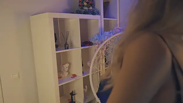 Snapshot of FlairCunard chatting on 01-06-25, 11:52 FlairCunard online show from 01-06-25, 11:52