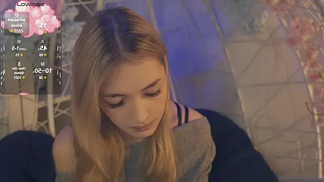 Snapshot of FlairCunard chatting on 01-18-25, 03:38 FlairCunard online show from 01-18-25, 03:38