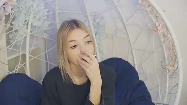 Snapshot of FlairCunard chatting on 01-24-25, 03:13 FlairCunard online show from 01-24-25, 03:13