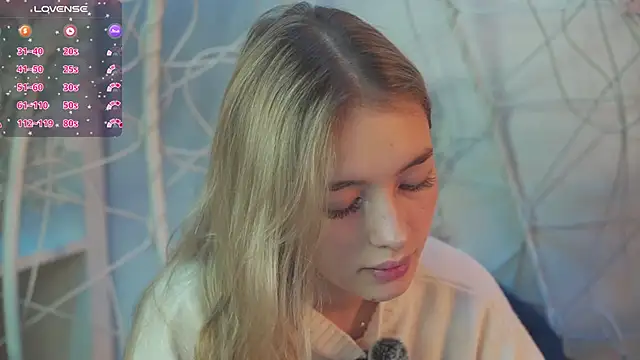 Snapshot of FlairCunard chatting on 01-31-25, 03:11 FlairCunard online show from 01-31-25, 03:11