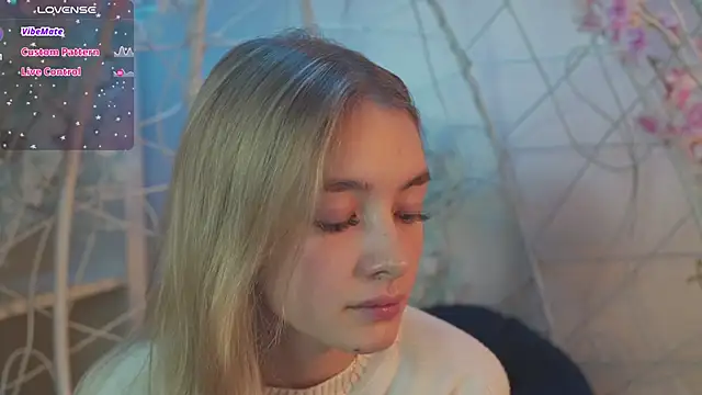 Snapshot of FlairCunard chatting on 02-01-25, 12:18 FlairCunard online show from 02-01-25, 12:18