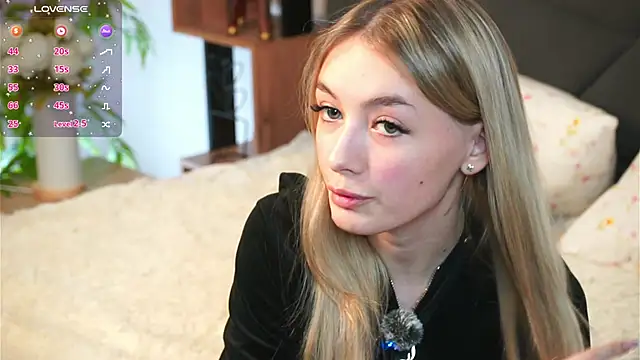 Snapshot of FlairCunard chatting on 02-03-25, 09:29 FlairCunard online show from 02-03-25, 09:29