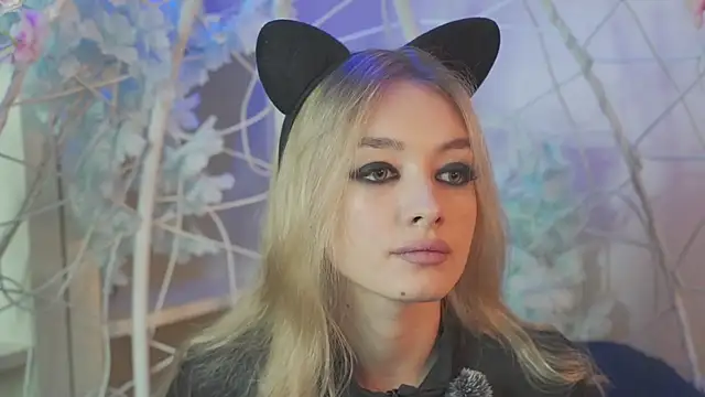 Snapshot of FlairCunard chatting on 02-07-25, 04:56 FlairCunard online show from 02-07-25, 04:56