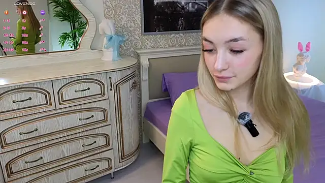 Snapshot of FlairCunard chatting on 02-24-25, 05:42 FlairCunard online show from 02-24-25, 05:42