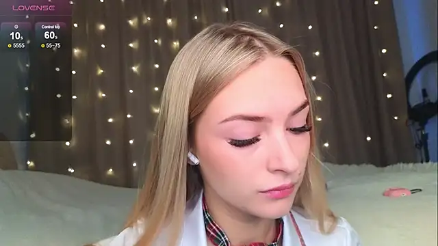 Snapshot of Soft_Eva chatting on 01-16-25, 07:49 Soft Eva online show from 01-16-25, 07:49